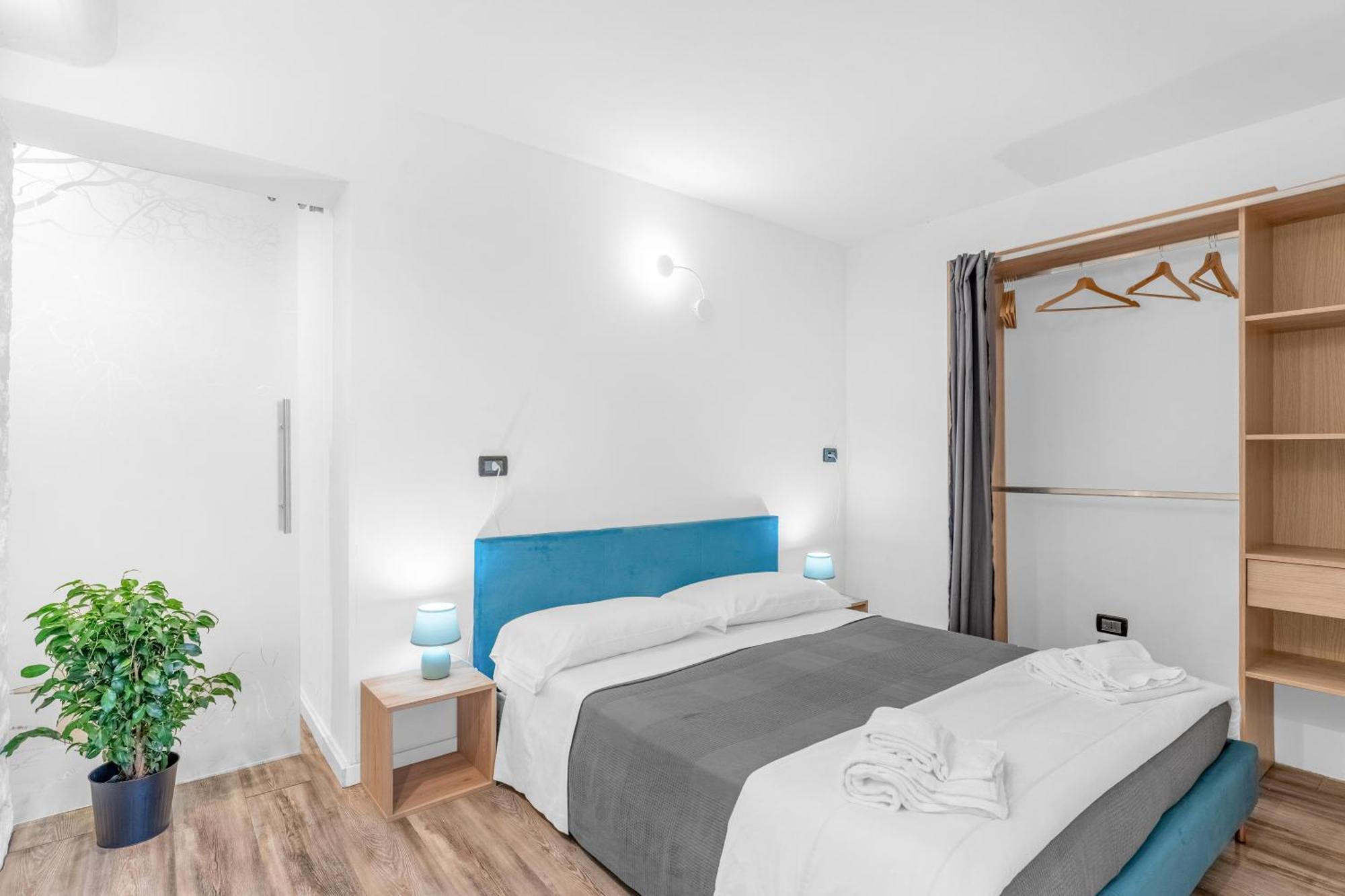 -Free Pool And Parking- Garda House Apartments กัสเตลนูโอโว เดล การ์ดา ภายนอก รูปภาพ