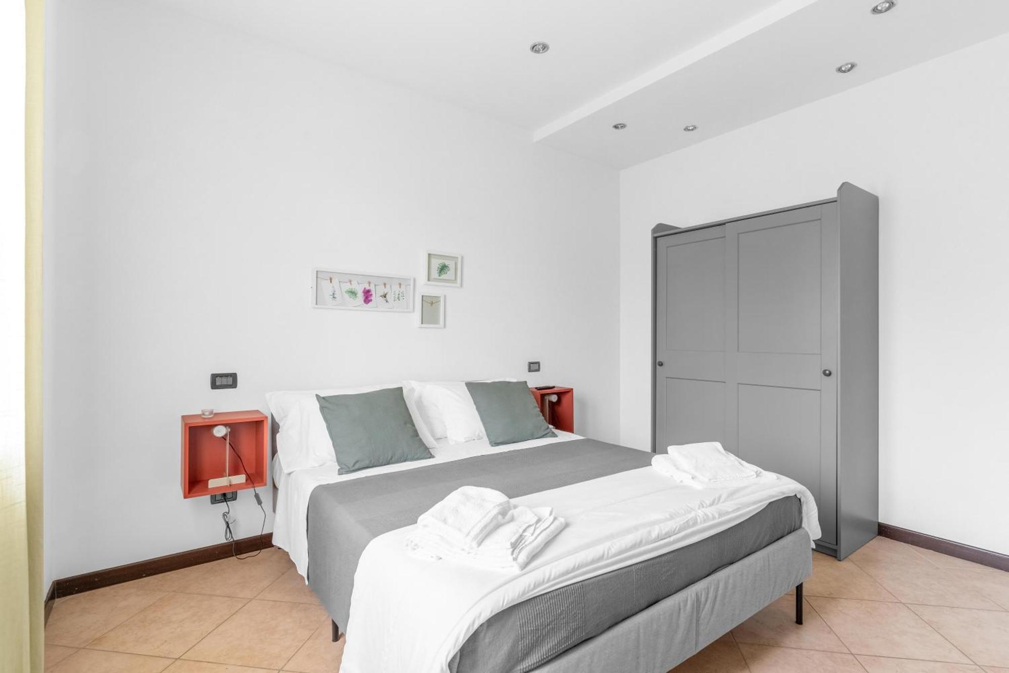 -Free Pool And Parking- Garda House Apartments กัสเตลนูโอโว เดล การ์ดา ภายนอก รูปภาพ