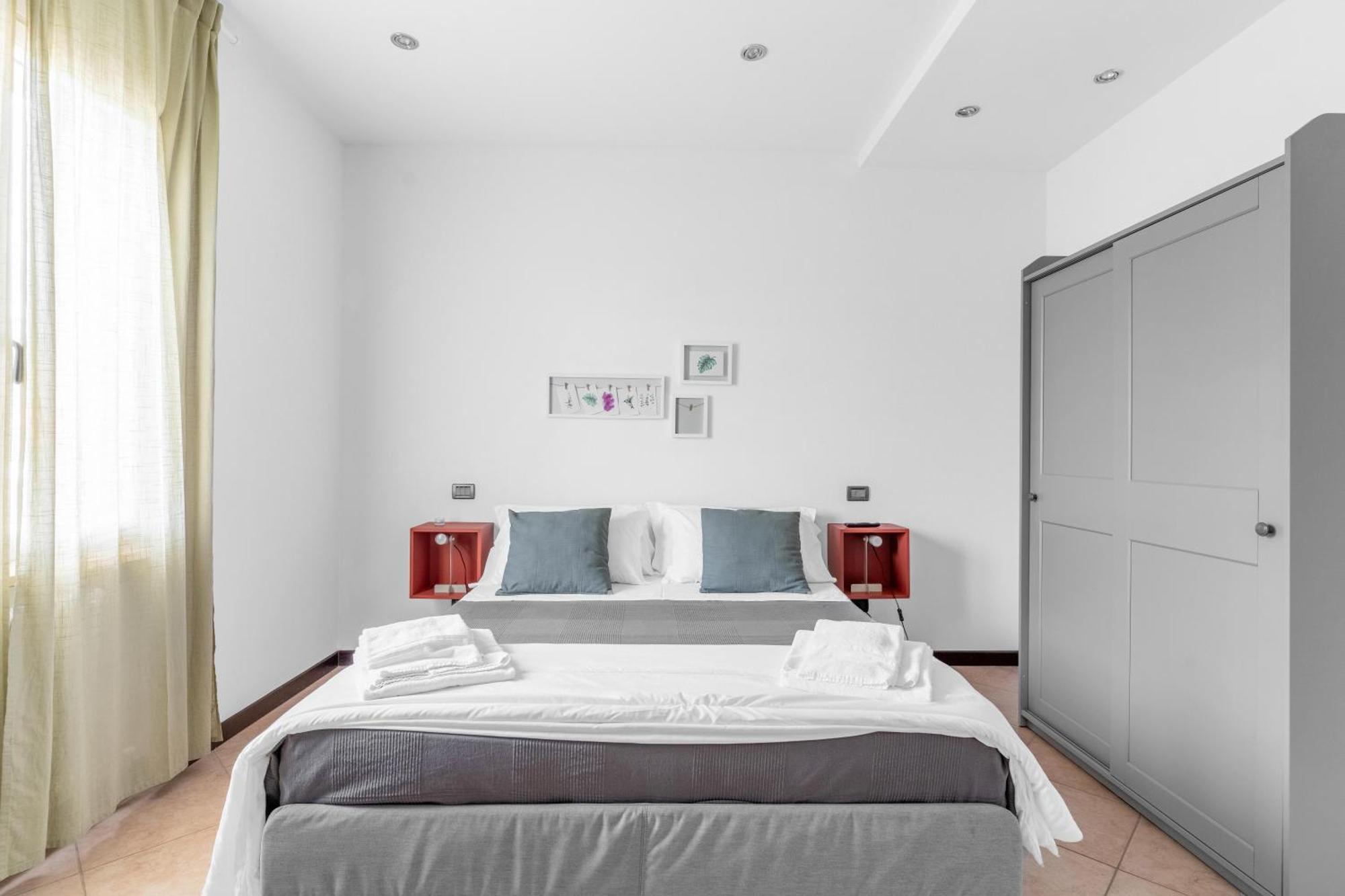 -Free Pool And Parking- Garda House Apartments กัสเตลนูโอโว เดล การ์ดา ภายนอก รูปภาพ