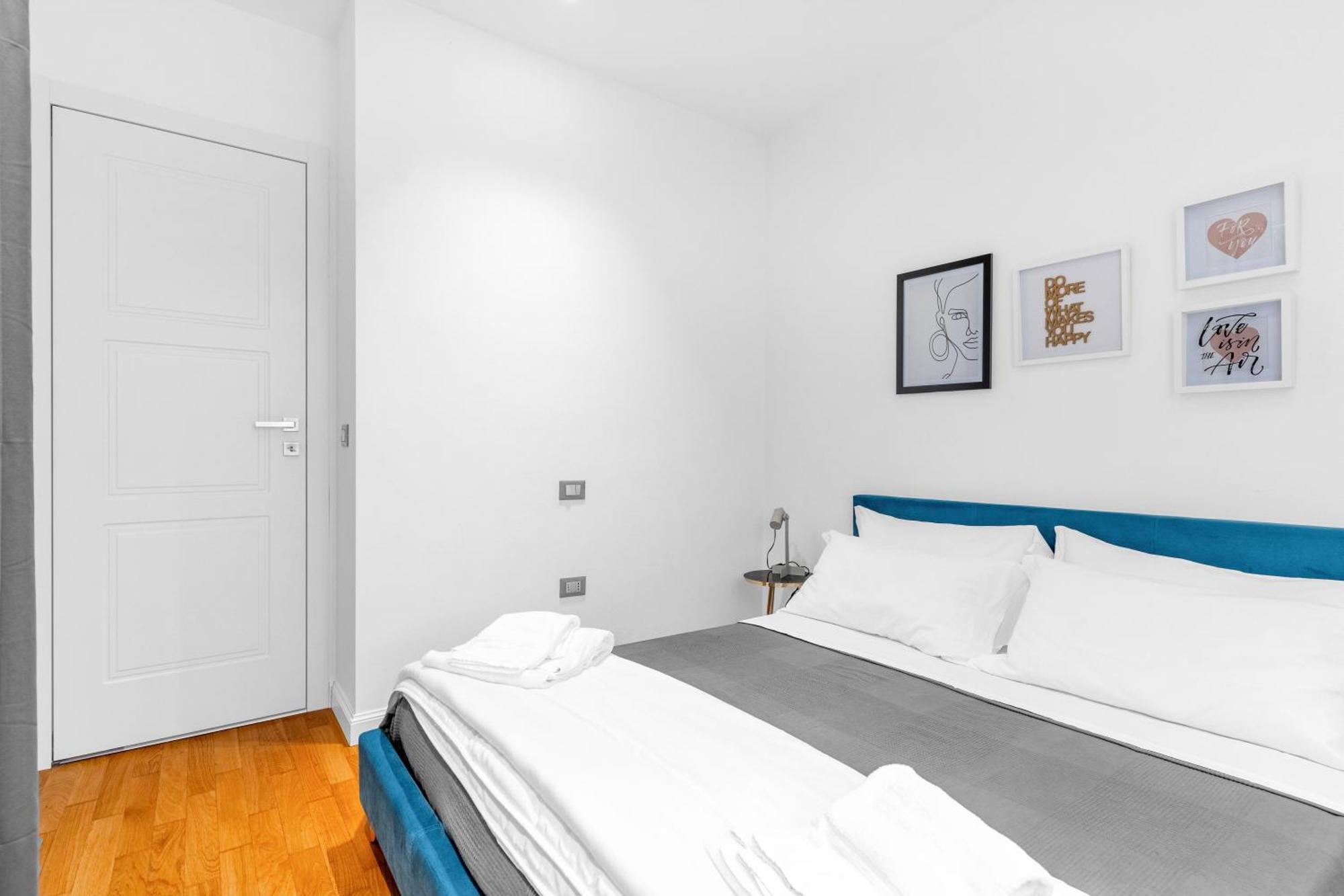 -Free Pool And Parking- Garda House Apartments กัสเตลนูโอโว เดล การ์ดา ภายนอก รูปภาพ